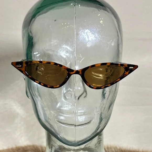 Tortoise Shell Cat-Eye Sunglasses - Picture 2 of 3